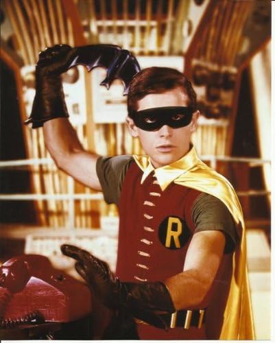 Бетмен 60 -тите Бурт Вард како Робин Дик Грејсон со батаранг 8 x 10 фотографија