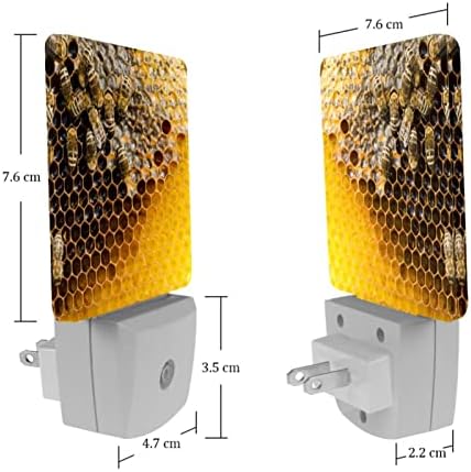 Саќе со пчели жолто LED ноќно светло, детски ноќни светла за приклучок за спална соба во wallидна ноќна ламба прилагодлива осветленост за скали во спална соба ходник